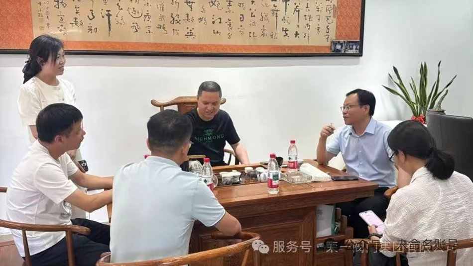 永嘉县委常委黄鹤楼一行莅临荣一阀门集团指导工作！(图3)